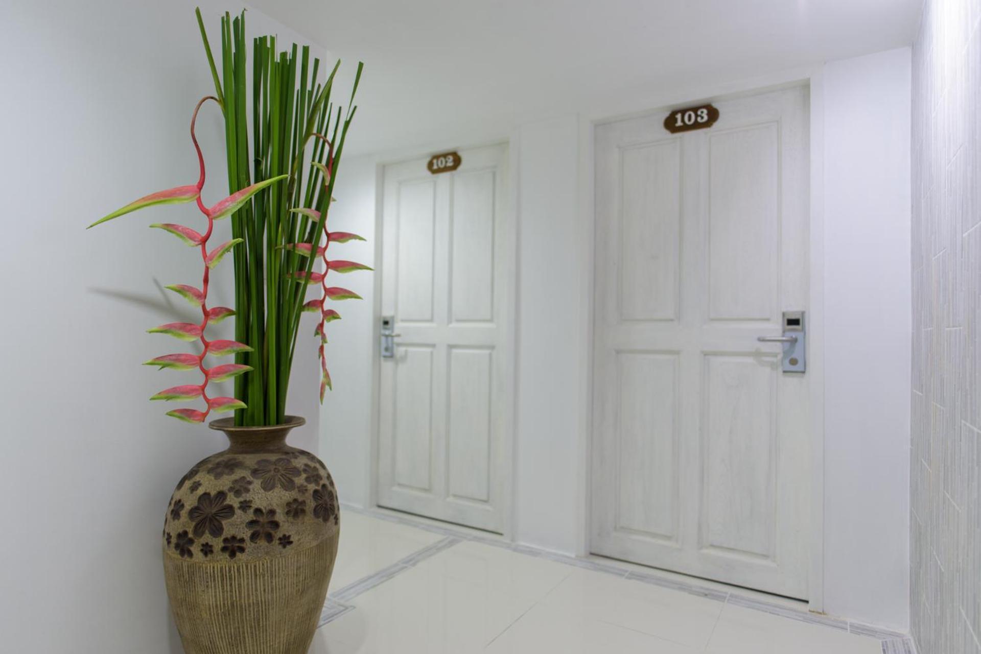 Sabai Sathorn Service Apartment Bangkok Exterior photo