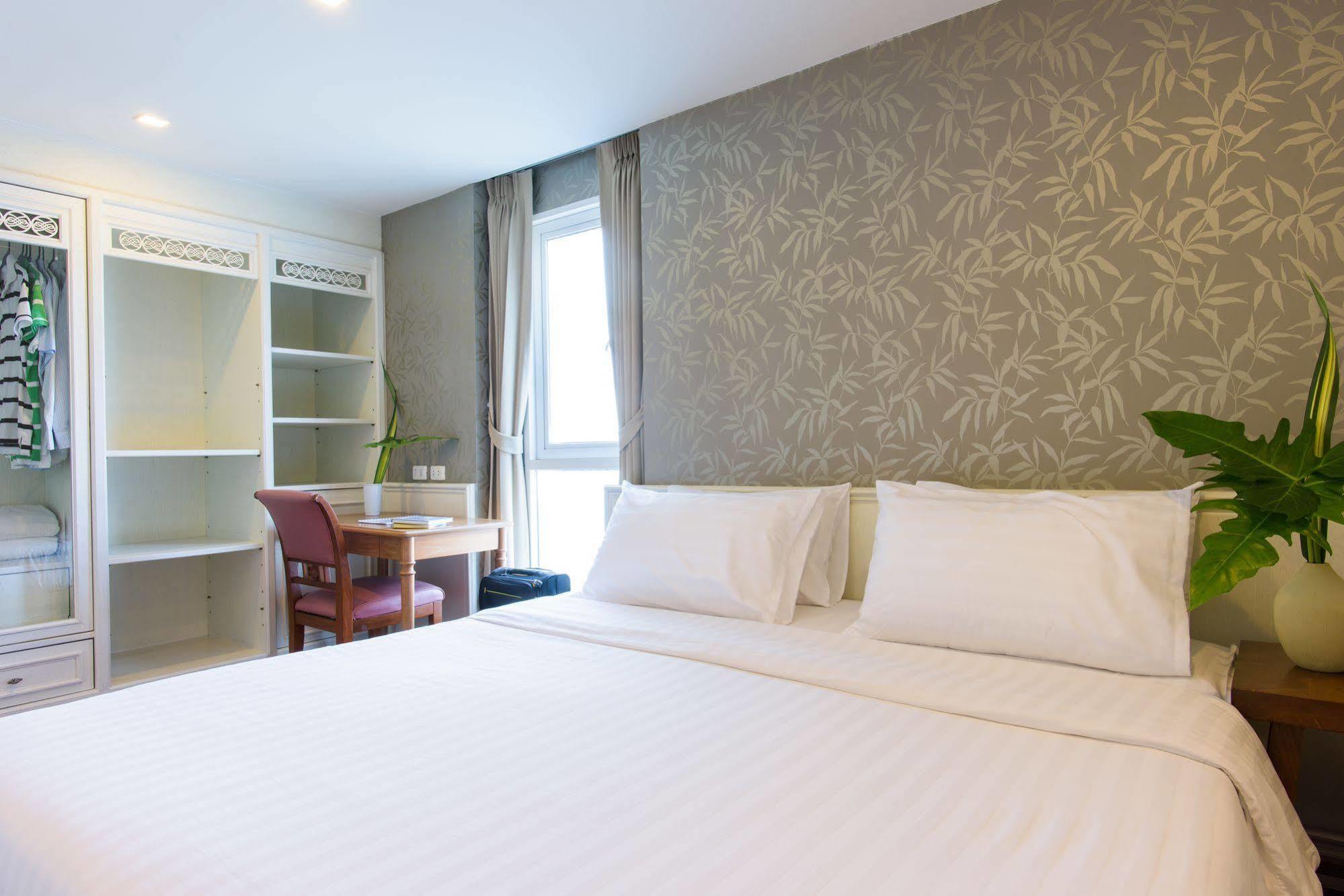 Sabai Sathorn Service Apartment Bangkok Exterior photo